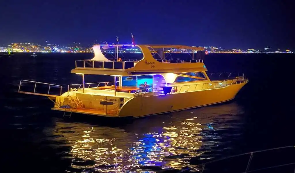 YACHT QUEEN